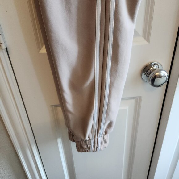 AQ SPORT Women's Extra Large Tan w/ white Stripes, Jogger Pants - Picture 4 of 9